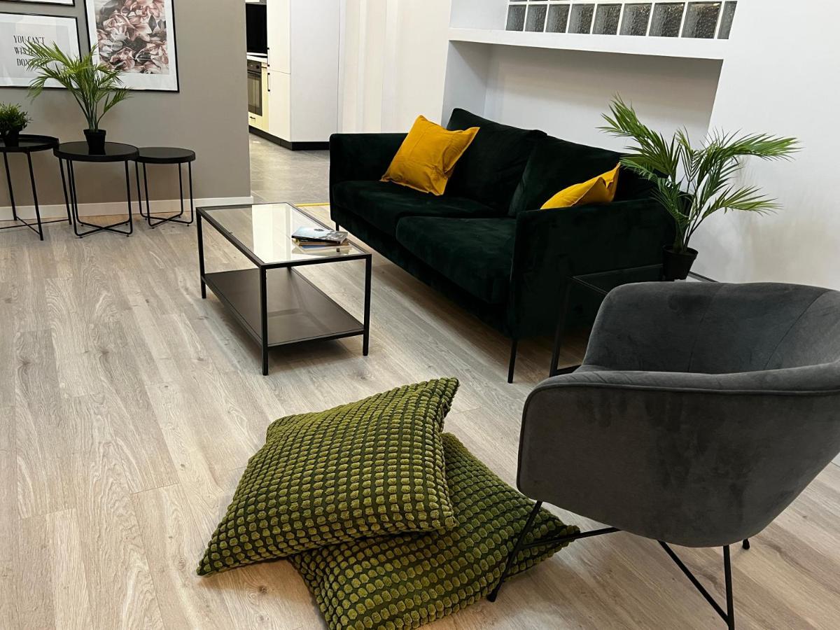 Four Bedroom Apartment, Old Town Бухарест Экстерьер фото