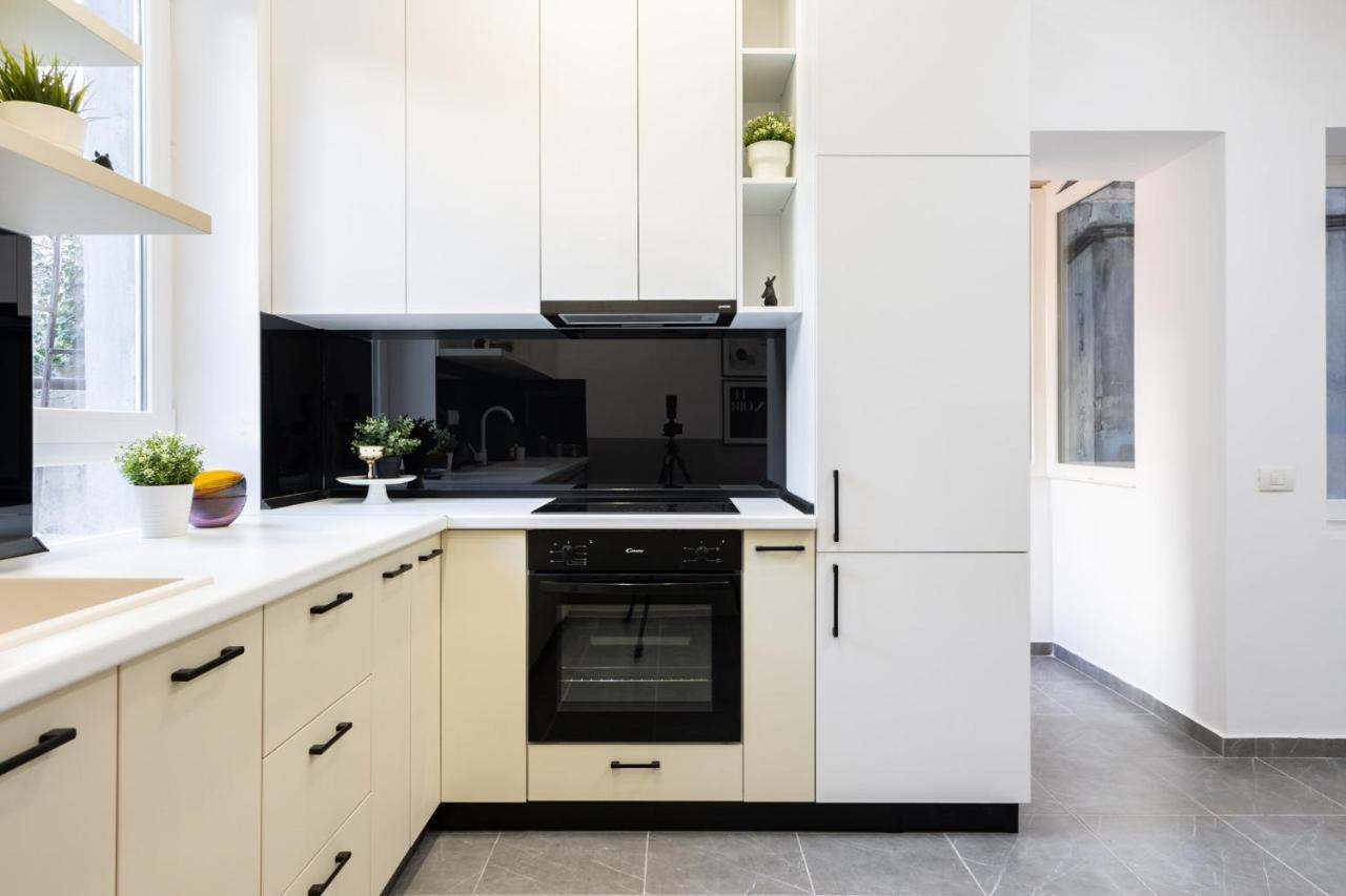 Four Bedroom Apartment, Old Town Бухарест Экстерьер фото