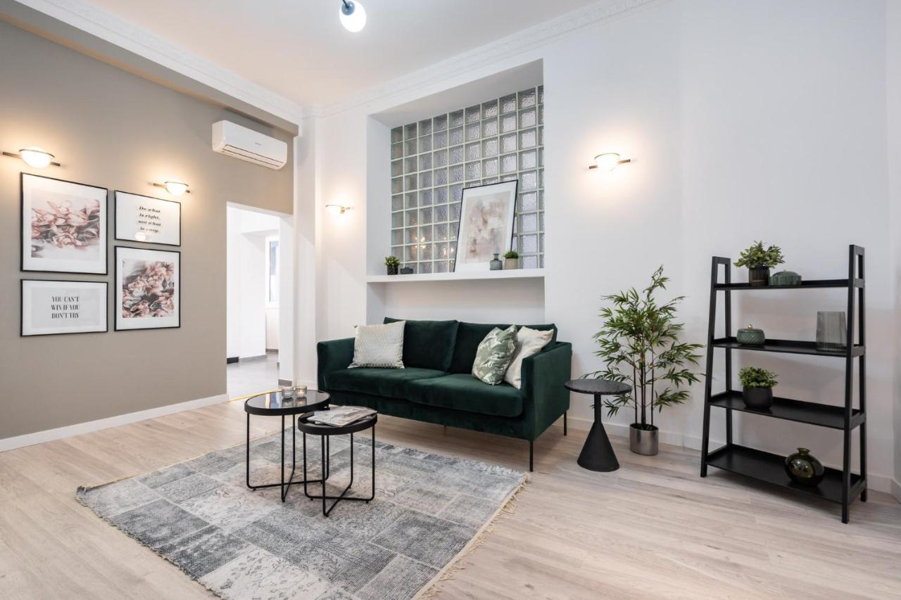 Four Bedroom Apartment, Old Town Бухарест Экстерьер фото