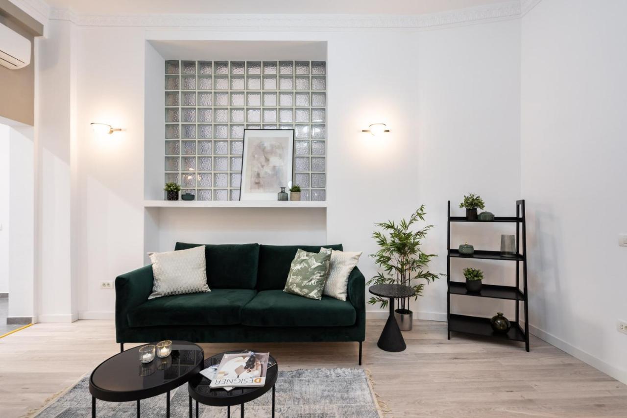 Four Bedroom Apartment, Old Town Бухарест Экстерьер фото