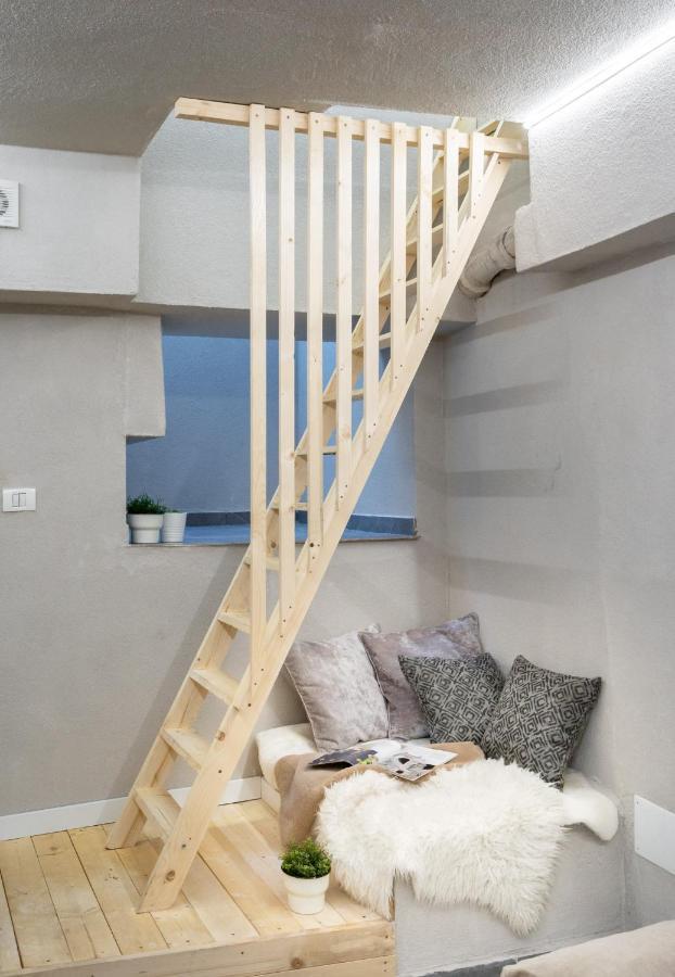 Four Bedroom Apartment, Old Town Бухарест Экстерьер фото